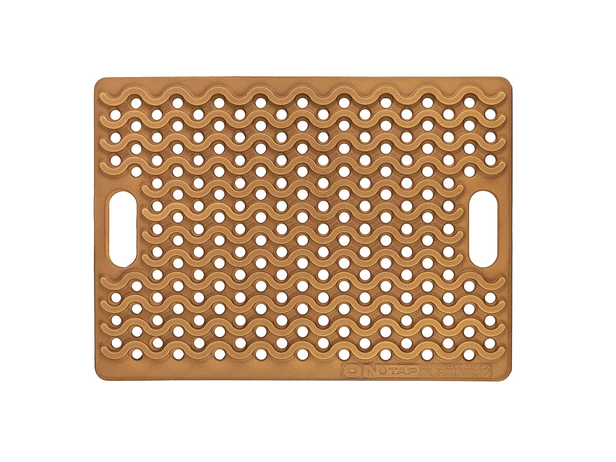 Tapis de douche extérieur ONTAP Mariner Mat beige, conçu pour camping et 4x4, avec motif résistant et antidérapant.