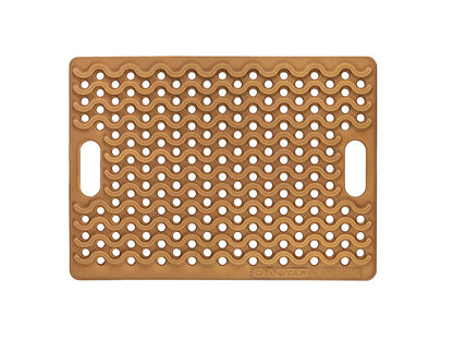Tapis de douche extérieur ONTAP Mariner Mat beige, conçu pour camping et 4x4, avec motif résistant et antidérapant.
