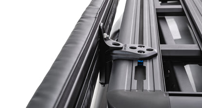 Adaptateur STOW iT pour auvent Batwing de Rhino-Rack, accessoire 4x4 Offroad, compatible avec les systèmes de fixation Rhino-Rack.