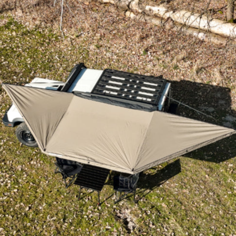 Auvent autoportant de 2,2 m Batwing 180° de RHINO-RACK, robuste, avec toile résistante pour protection solaire.