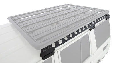 Support de galerie Pioneer Rhino-Rack pour Land Cruiser 76 Series 4WD, accessoire robuste pour véhicule tout-terrain.