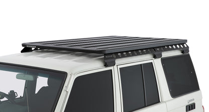 Backbone pour galerie Pioneer Rhino-Rack sur Land Cruiser 76 Series 4WD, accessoire robuste en métal, côté droit.