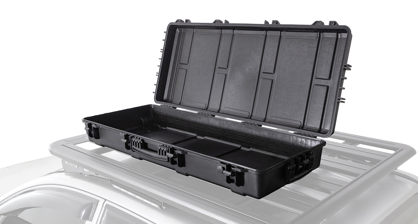 Coffre de rangement robuste RHINO-RACK Cargo Case 94L, coffre de toit pour 4x4, stockage sécurisé et spacieux.