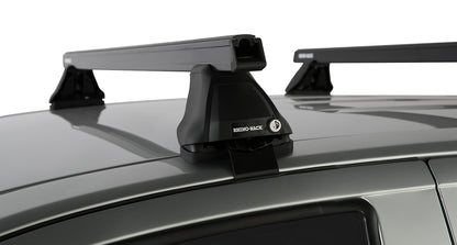 Kit de 2 barres de toit Rhino-Rack Heavy Duty noires de 1375mm pour Isuzu D-Max Gen II 2016-2020, série 2500, vue de face