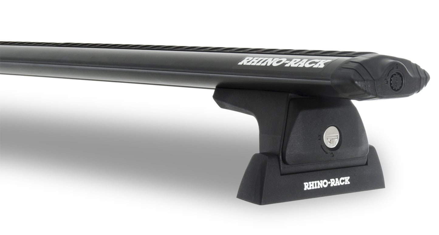 Deux barres de toit Vortex de 1500mm de RHINO-RACK sur un VW Transporter T5-T6, en acier robuste, pour transporter des équipements.