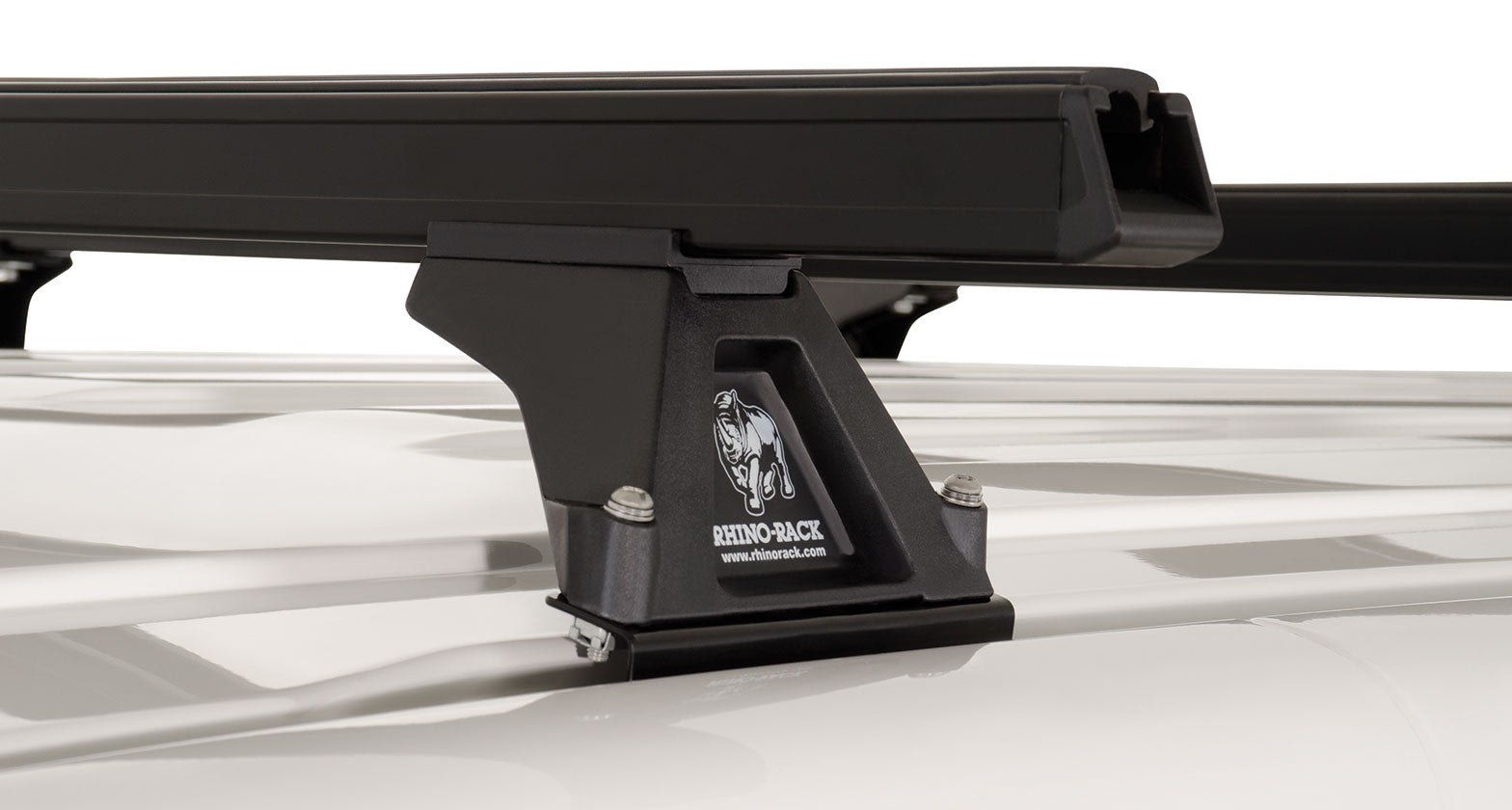Kit de 4 barres de toit Heavy Duty 1500mm pour VW T5/T6 de la marque RHINO-RACK, montrant les barres en aluminium robustes.