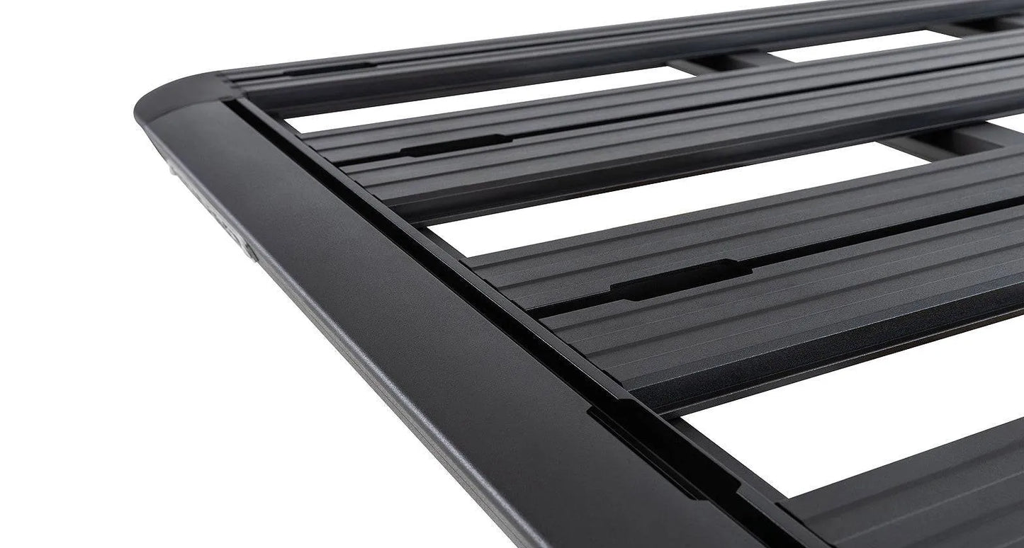 Kit galerie de toit Rhino-Rack Backbone pour Toyota Hilux Revo 2016+ avec supports robustes et fixation sécurisée.