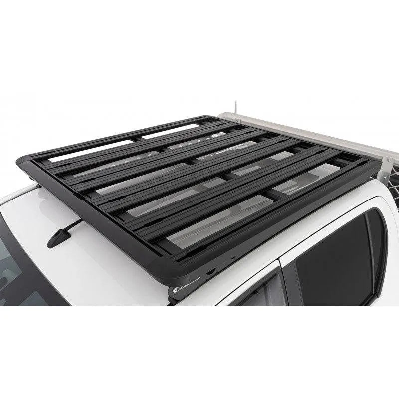 Kit galerie de toit Rhino-Rack Backbone pour Toyota Hilux Revo 2016+, avec barres robustes et supports fixes, installation sur toit.