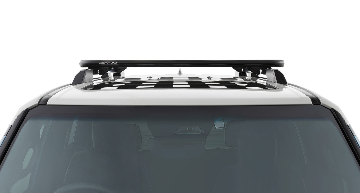 Kit galerie de toit Rhino-Rack pour Land Cruiser Prado 250 avec rails, vue de la galerie installée sur le toit du véhicule.