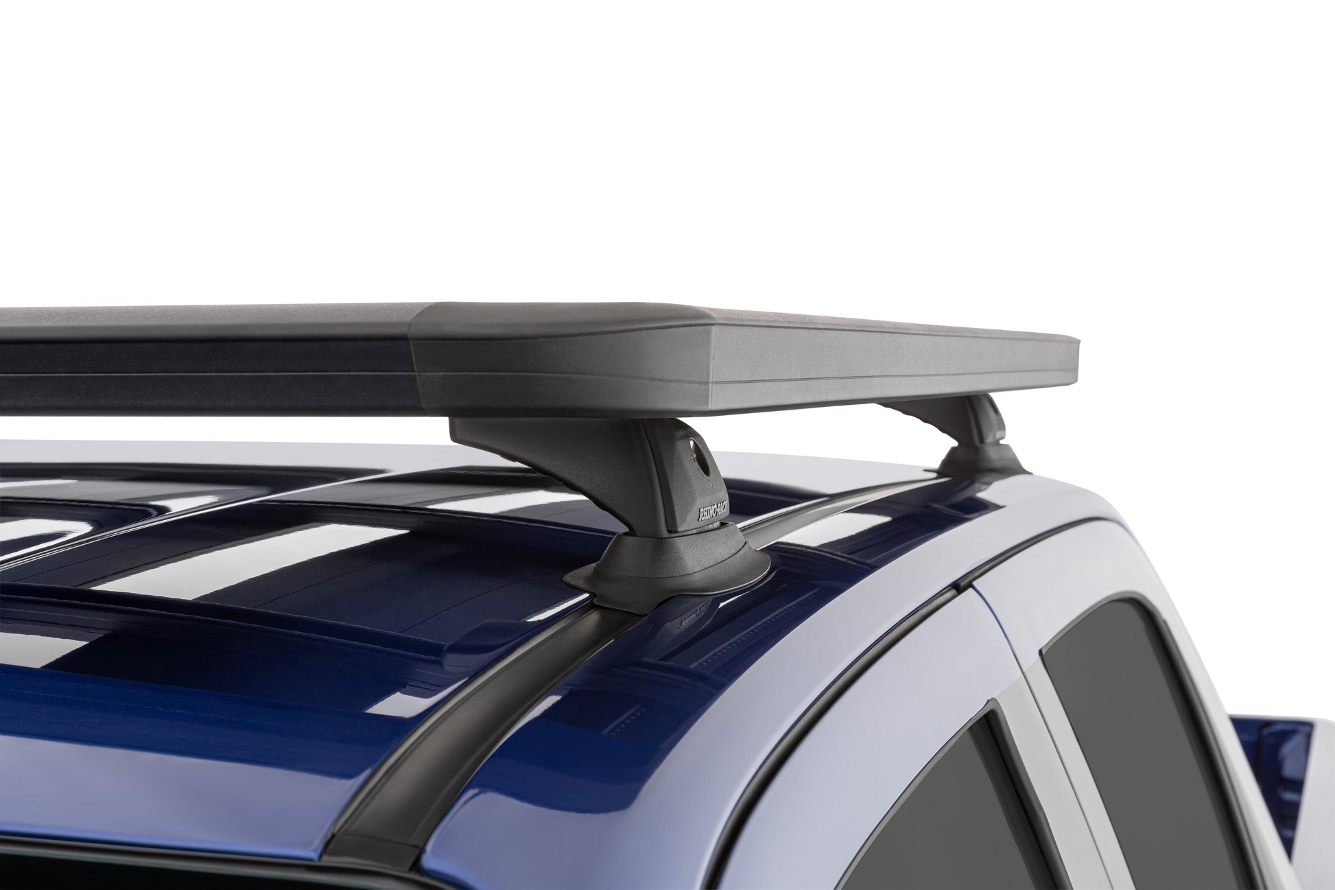 Galerie de toit Rhino-Rack Pioneer + RCH sur Isuzu D-Max N60 Double Cab 2020, vue de face avec barres robustes et fixation.