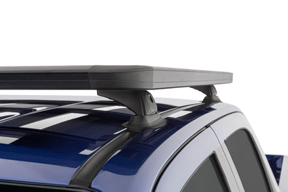 Galerie de toit Rhino-Rack Pioneer + RCH sur Isuzu D-Max N60 Double Cab 2020, vue de face avec barres robustes et fixation.