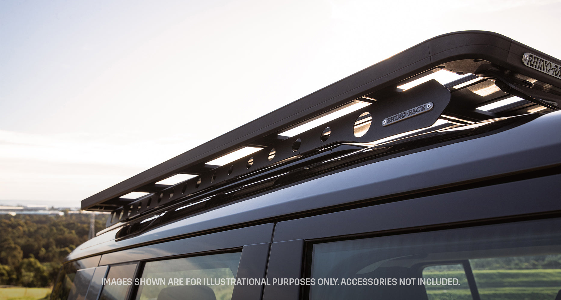 Galerie de toit RHINO-RACK Pioneer pour Land Rover Defender II 110 L663 2020+, 1900x1240mm, vue de côté.