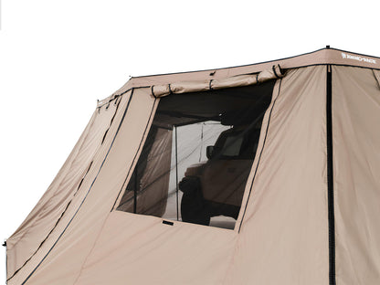 Kit de parois pour auvent Batwing 270° autoportant de RHINO-RACK, avec auvents robustes pour véhicule.
