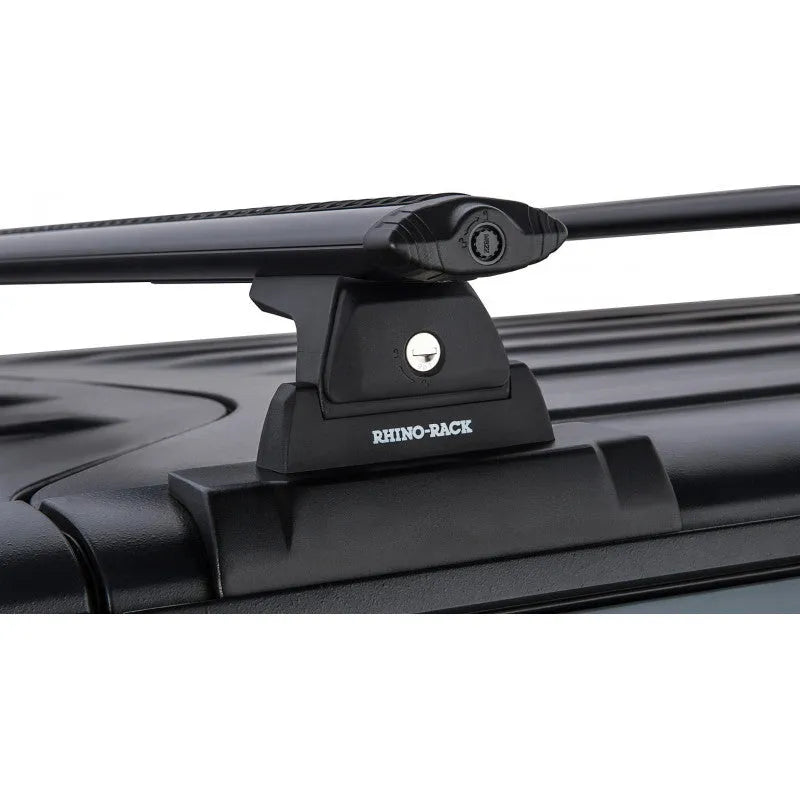 Kit de 3 barres de toit Vortex de 1500mm pour Jeep Wrangler JK 4 portes, marque RHINO-RACK, fixations robustes et design aérodynamique.