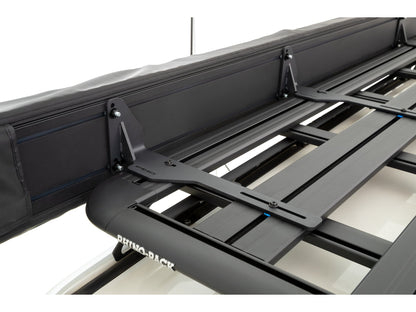 Auvent auto-portant 270° RHINO-RACK avec parois Batwing côté droit, pour véhicule tout-terrain, robuste et pratique.