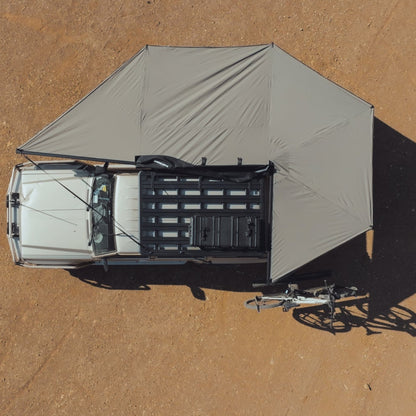 Auvent auto-portant 270° RHINO-RACK avec parois Batwing côté droit, pour véhicule tout-terrain et camping.