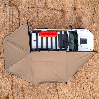 Auvent auto-portant RHINO-RACK 270° avec parois batwing côté droit, pour véhicule tout-terrain.