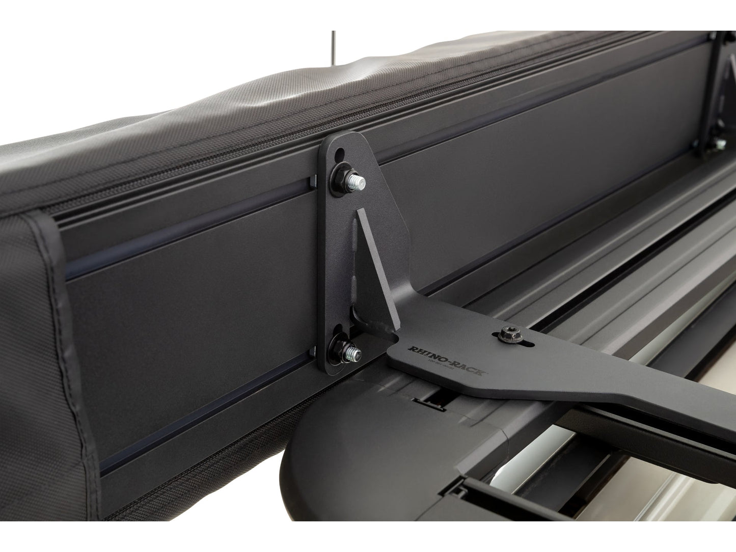 Auvent auto-portant 270° avec parois batwing côté gauche, pour véhicule, marque RHINO-RACK, installation facile.
