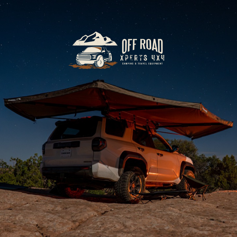 Auvent auto-portant 270° RHINO-RACK avec parois batwing côté gauche, protection pour véhicule en camping ou voyage.