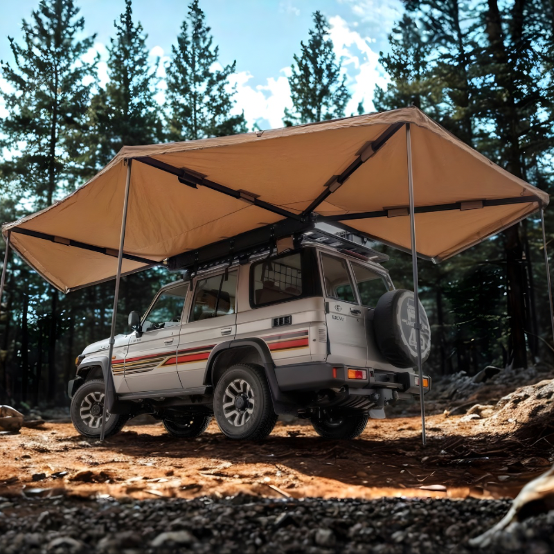 Auvent auto-portant 270° avec parois batwing côté gauche de la marque Rhino-Rack, pour véhicule tout-terrain.