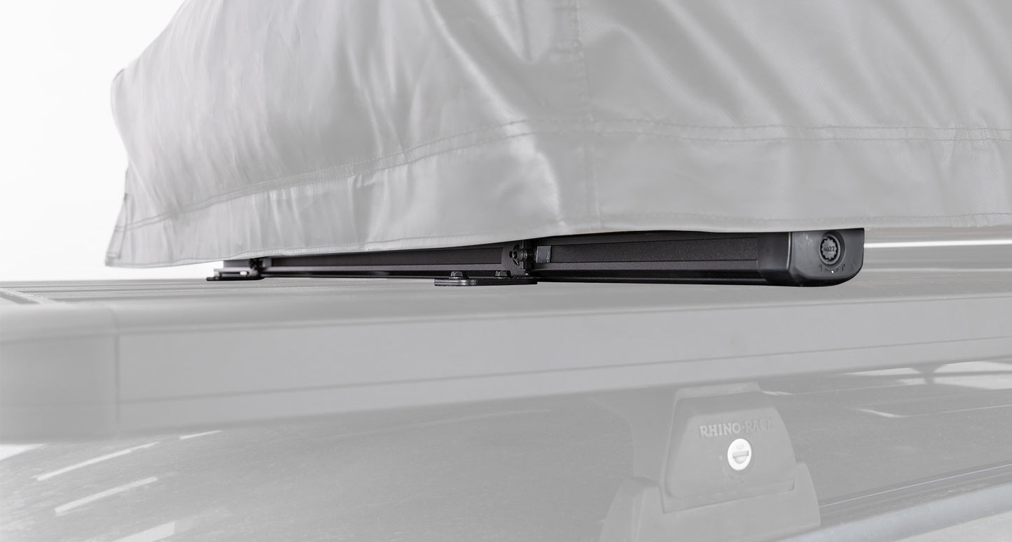 Support de tente de toit pour plateforme Pioneer Rhino-Rack, accessoire robuste pour installation en extérieur.