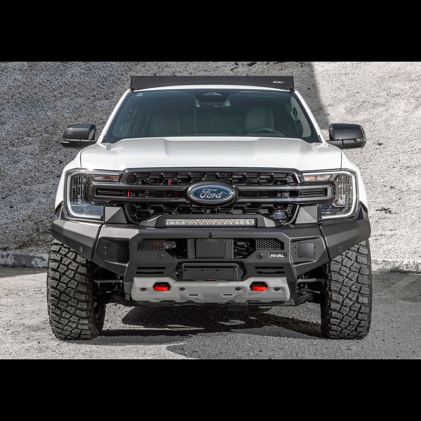 Pare-choc avant GEN2 RIVAL en aluminium pour Ford Ranger 2023+ par RIVAL 4X4, montrant le design robuste et la finition métallique.
