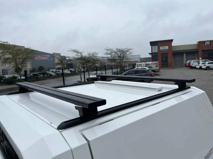 Kit de 2 barres de toit RSI SMARTCAP pour Hardtop RSI Smartcap, fixations visibles sur le toit.