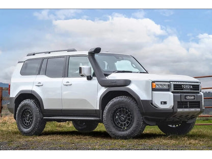 Snorkel Safari Armax Land Cruiser GDJ250, prise d'air haut débit, installé sur un 4x4 Safari 4x4 avec une finition noire robuste