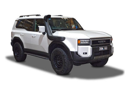 Snorkel Safari 4x4 Armax Land Cruiser GDJ250 avec prise d'air haut débit, monté sur un véhicule tout-terrain.