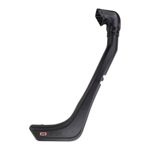 Snorkel Safari 4x4 pour Jeep Wrangler YJ 4L 87-96, pièce robuste en plastique noir pour une protection optimale en tout-terrain.