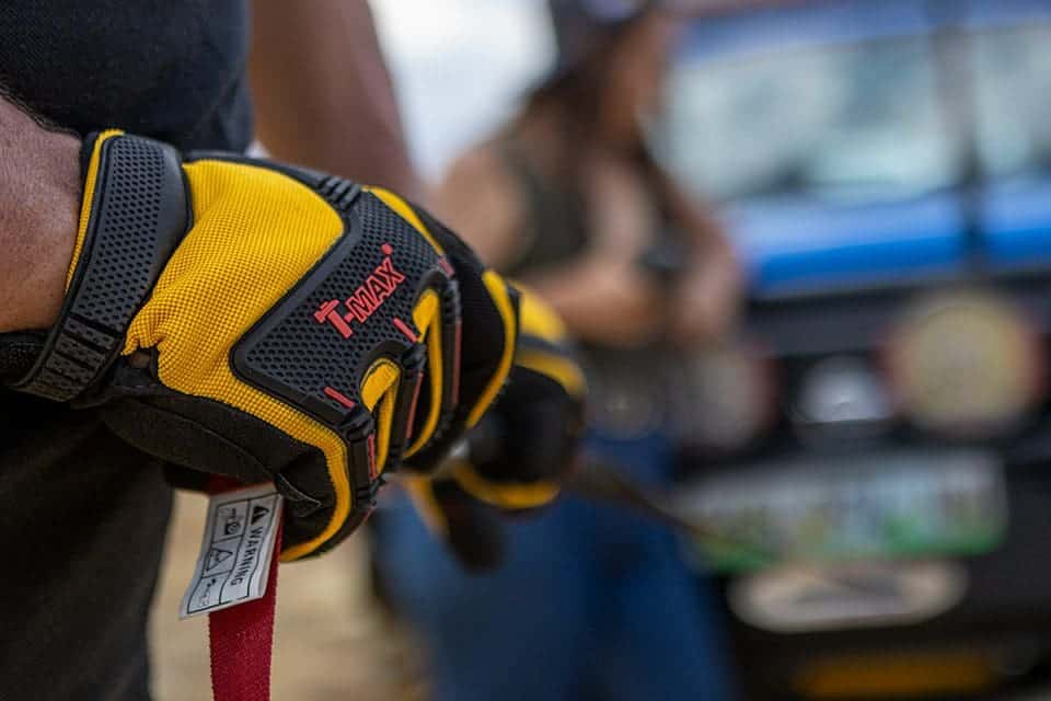 Gants de treuillage Sand-Storm T-MAX pour protection offroad, accessoires treuils, en tissu robuste, adaptés aux activités tout-terrain.