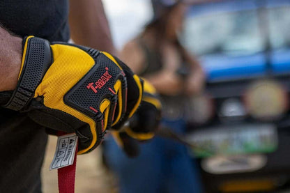 Gants de treuillage Sand-Storm T-MAX pour protection offroad, accessoires treuils, en tissu robuste, adaptés aux activités tout-terrain.