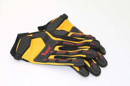 Gants de treuillage Sand-Storm T-MAX, accessoires offroad pour treuils, protection ultime pour activités tout-terrain.