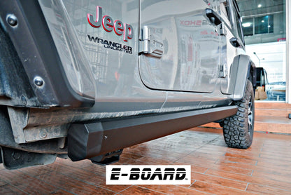 Marche-pieds électriques T-MAX pour Jeep JK 2007-2018, Powerboard, fixation robuste, accessoire de protection et d’accessibilité.