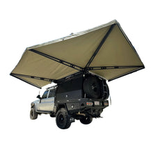 Auvent auto-portant 270° XT MAX de The Bush Company pour 4x4, monté sur véhicule tout-terrain, protection solaire et pluie.