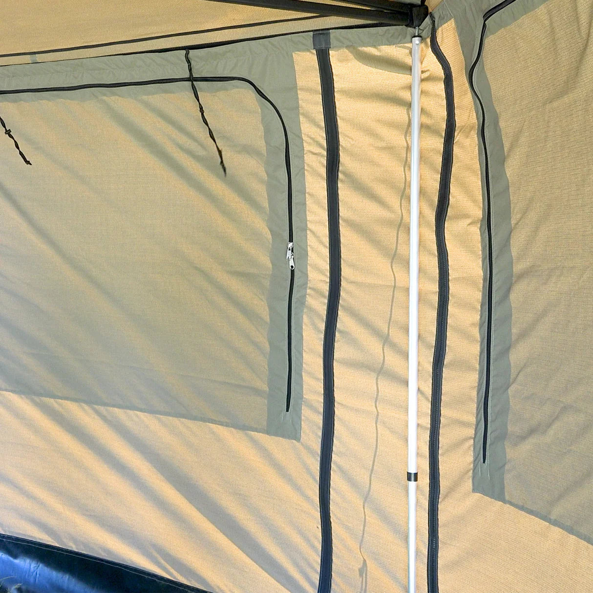 Kit de murs latéraux pour auvent 270° XT MAX de The Bush Company, extensions pour auvent robuste et pratique.