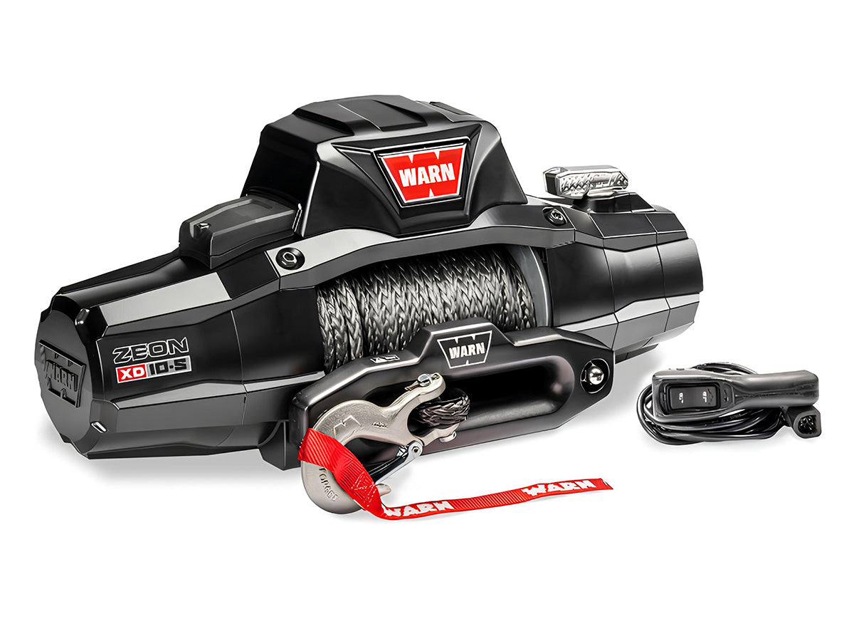 Treuil Warn Zeon XD10-S 4536kg avec corde synthétique, système 12V, pour véhicule tout-terrain, vue de face.