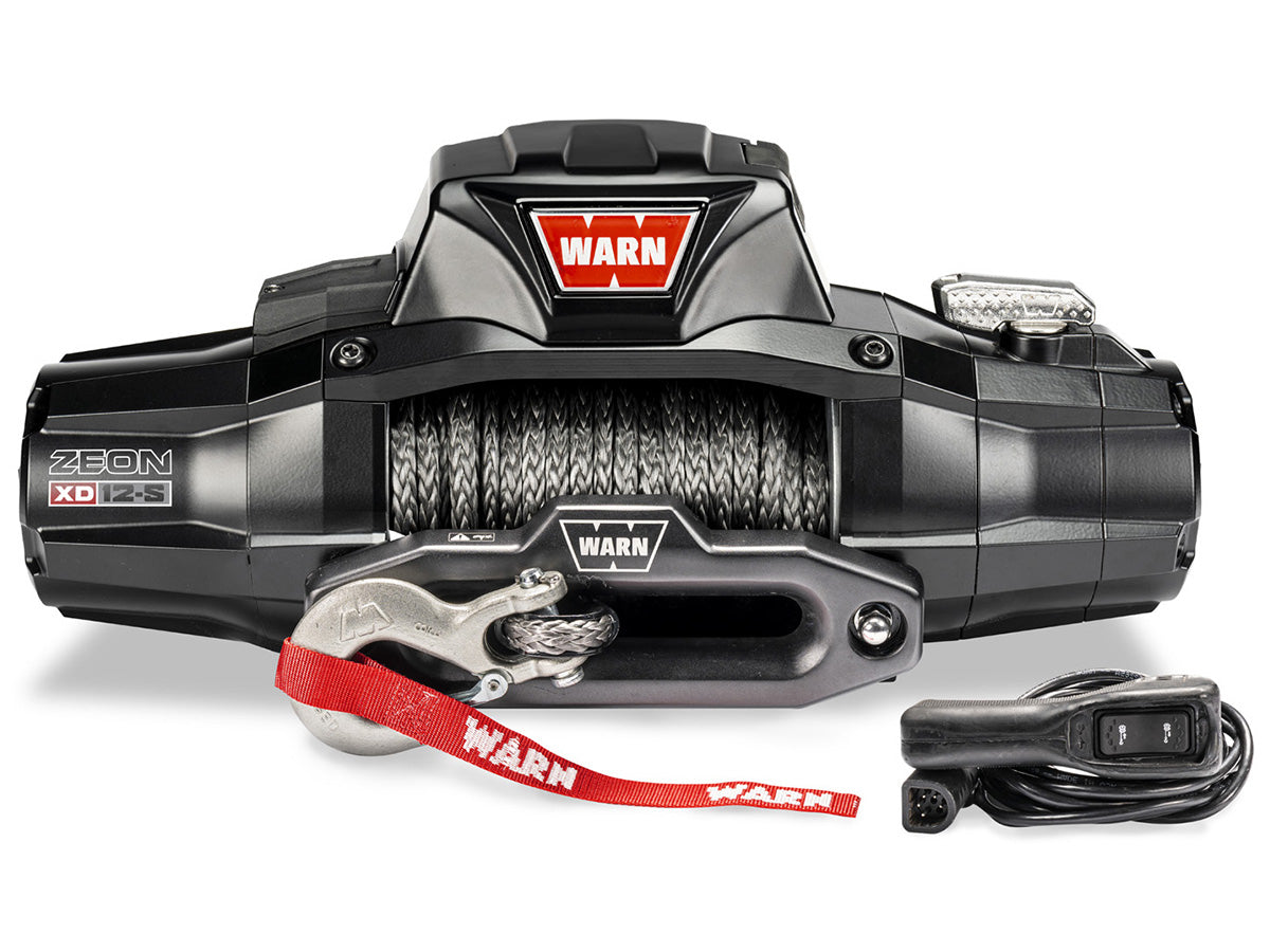 Treuil Warn Zeon XD12S 5,4T avec corde synthétique et télécommande sans fil, pour véhicules tout-terrain.