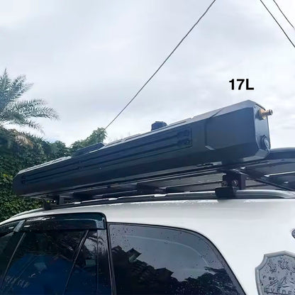 Réservoir d’eau latéral Xperts 4x4 avec pompe 12V intégrée, capacité de 17L, montre la vue latérale du réservoir avec pompe intégrée.