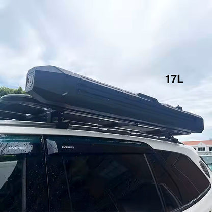 Réservoir d’eau latéral Xperts 4x4 avec pompe 12V intégrée, capacité de 17L, en plastique robuste pour véhicules tout-terrain.