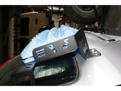 Support de plaques à sable Maxtrax N4 OFFROAD pour hayon de Toyota HDJ100, accessoire robuste pour l off-road.