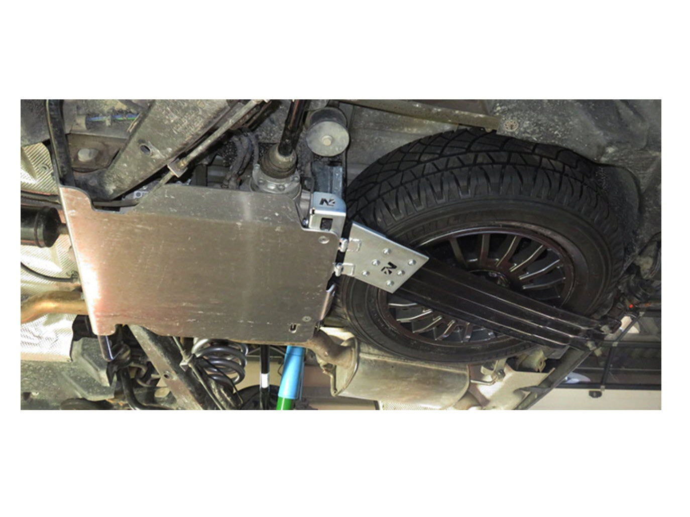 Kit de modification pour fixation du panier de roue de secours T5 et T6 N4-Offroad, accessoires robustes pour 4x4.