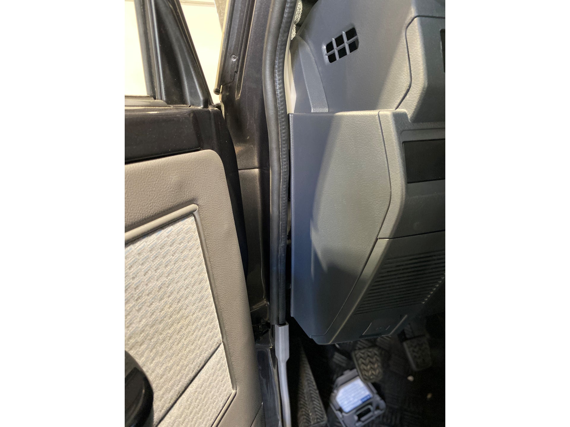 Kit joints de porte étanchéité renforcée N4 OFFROAD pour HZJ79 et GRJ79 2007+, accessoire tout-terrain robuste.