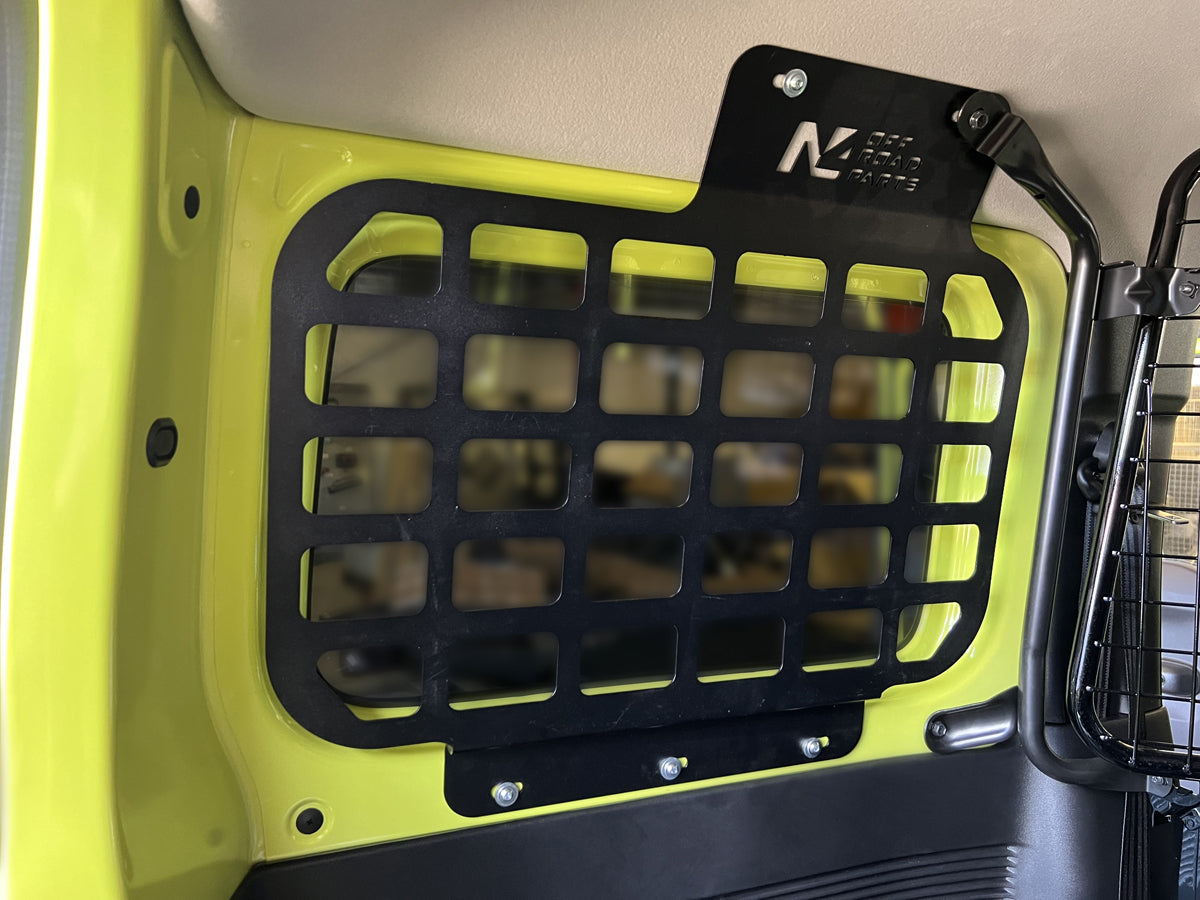 Kit supports accessoires MOLLE pour intérieur vitres arrière Suzuki Jimny 2018+ N4-Offroad, fixation robuste et pratique.
