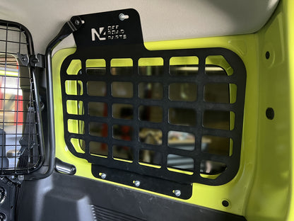 Kit supports accessoires MOLLE pour intérieur vitres arrière, compatible Suzuki Jimny 2018+ N4-Offroad, fixation pratique et robuste.