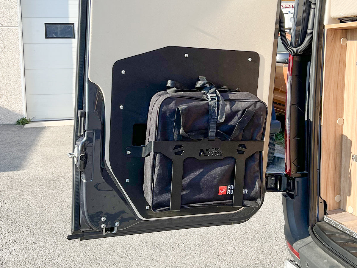 Panneau de porte arrière gauche avec rangement pour Mercedes Sprinter W907 N4-Offroad, accessoire robuste N4 OFFROAD.