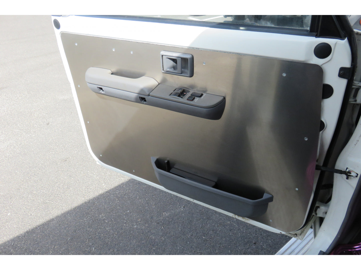 Panneaux de portes avant en aluminium de 2,5 mm pour Toyota Land Cruiser Série 7 N4-Offroad, accessoires tout-terrain robustes.