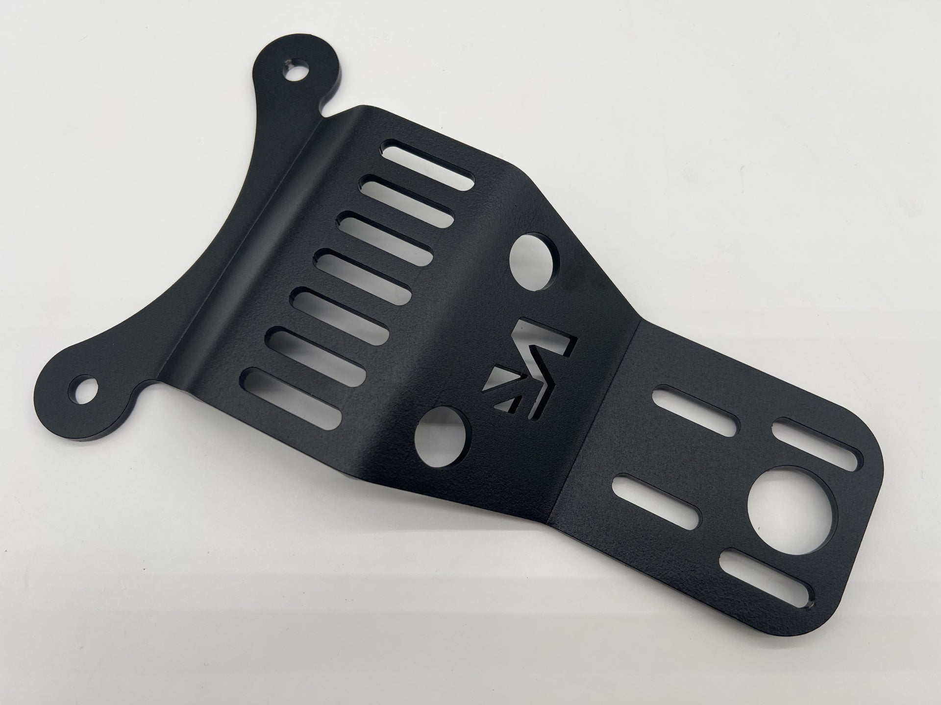 Support central pour VHF/CB N4-Offroad sur Jeep Wrangler JL, accessoire robuste pour équipement radio off-road.