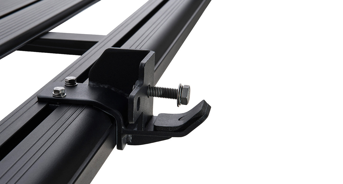 Support de fixation latéral pour cric haute levée Pioneer de RHINO-RACK, accessoire robuste pour racks de toit.