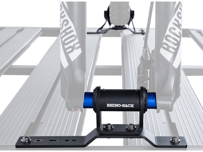 Support de montage pour vélo avec axe traversant Pioneer de Rhino-Rack, accessoire robuste pour porte-vélos Rhino-Rack.